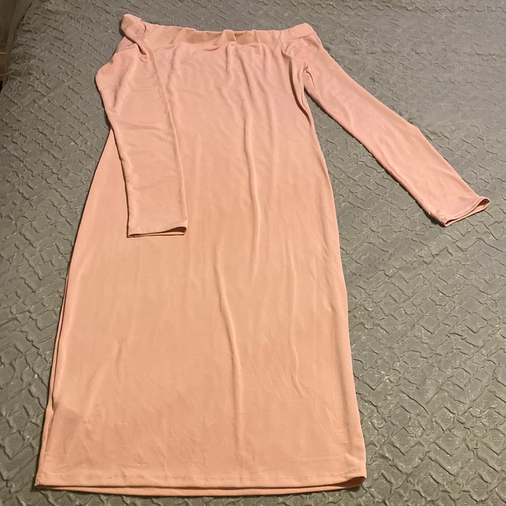 Lusa Loo XL Salmon color dress, spandex material makes it a great fit